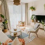 Old Town Apartement With Balcony